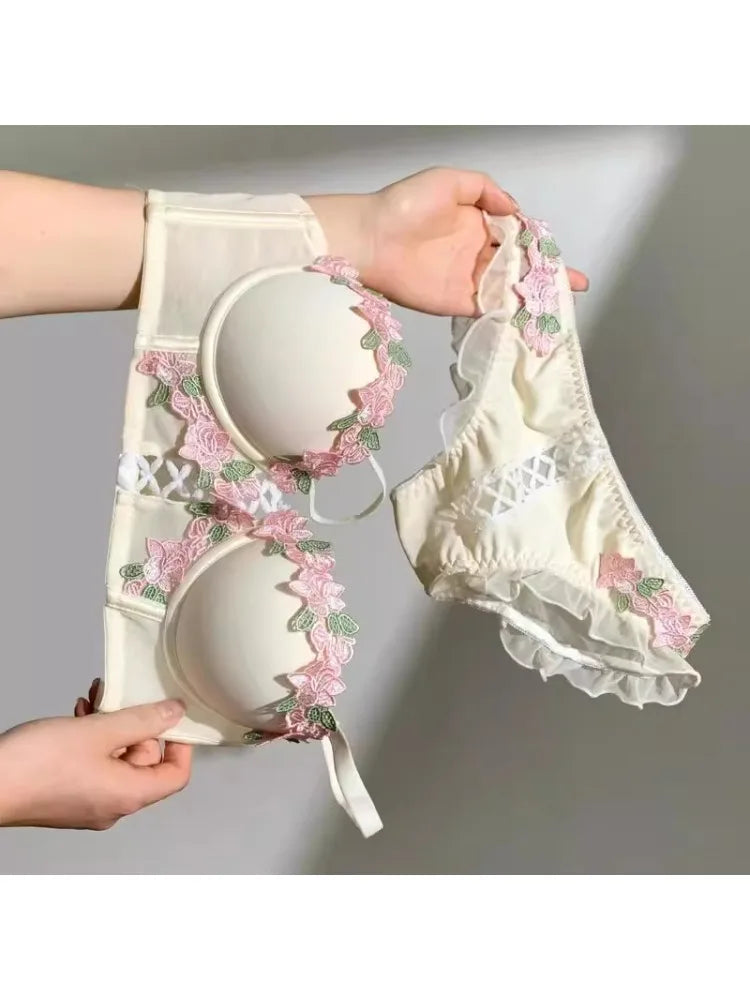 Conjunto Lingerie Vintage Floral YUQI – Delicadeza, Conforto e Elegância Retrô