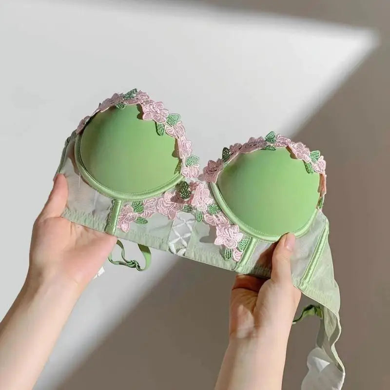 Conjunto Lingerie Vintage Floral YUQI – Delicadeza, Conforto e Elegância Retrô